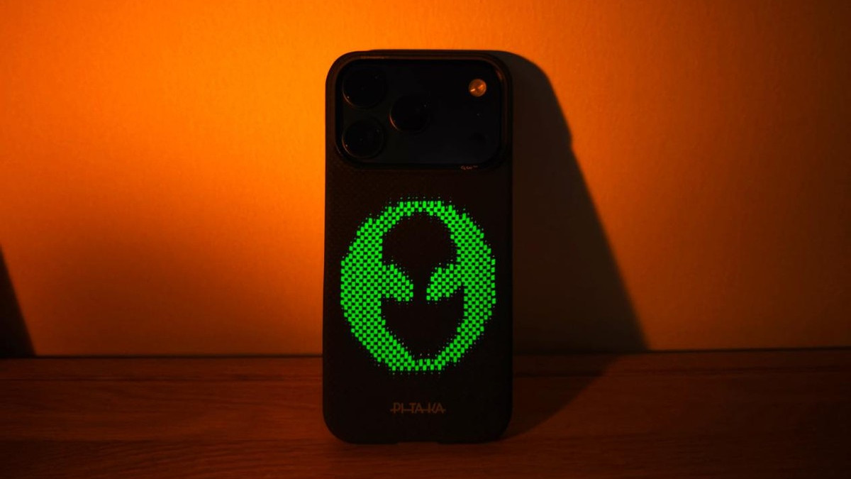 颜值与安全并存！能发光的PITAKA凯夫拉手机壳让你的iPhone炫起来