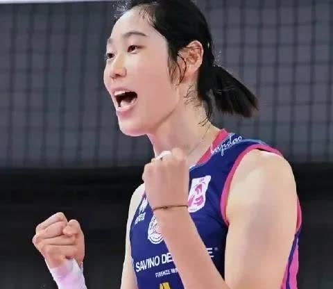 随笔。
   中国女排世锦赛公布名单，朱婷、袁新玥落榜。
  要想在八月份在