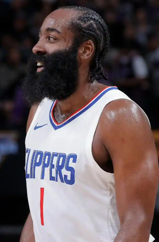 卢：哈登经常给中锋球员开小灶，卡佩拉、克拉克斯顿、祖巴茨以及现在的柯南都是他的学