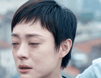 孙俪演技好但眼睛凸出











天哪！我最近发现孙俪居然有个致命缺点
