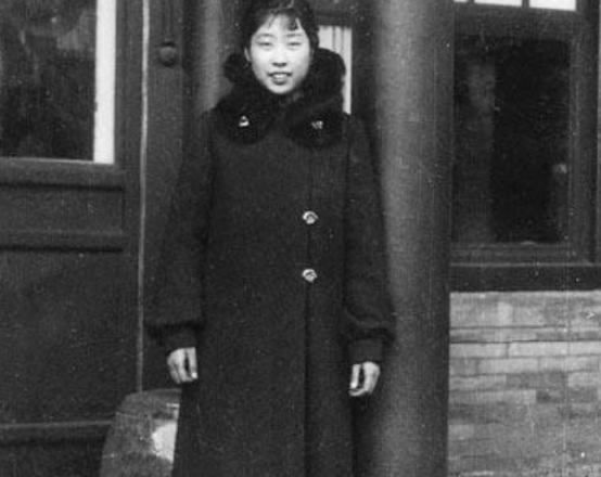 1979年，王光美重获自由，迎接她的是一位意想不到的访客，前主席秘书叶子龙，以及