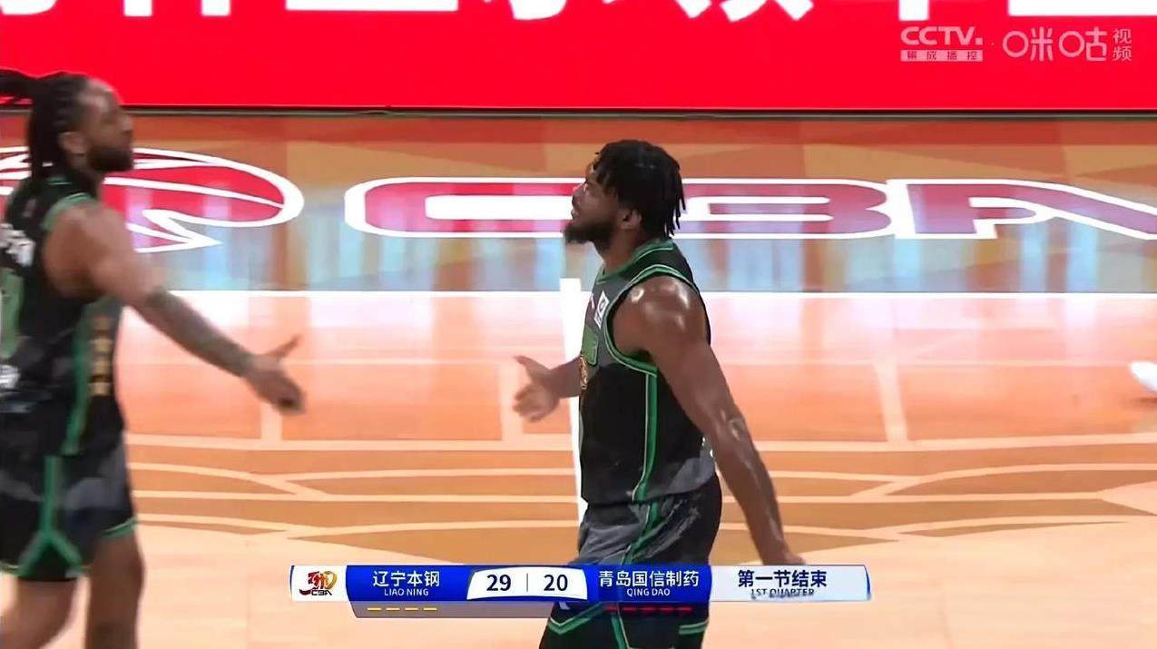 杨鸣是名帅，也太人情世故了吧，为第二节给李晓旭提供出场时间，甚至一度打7分钟单外