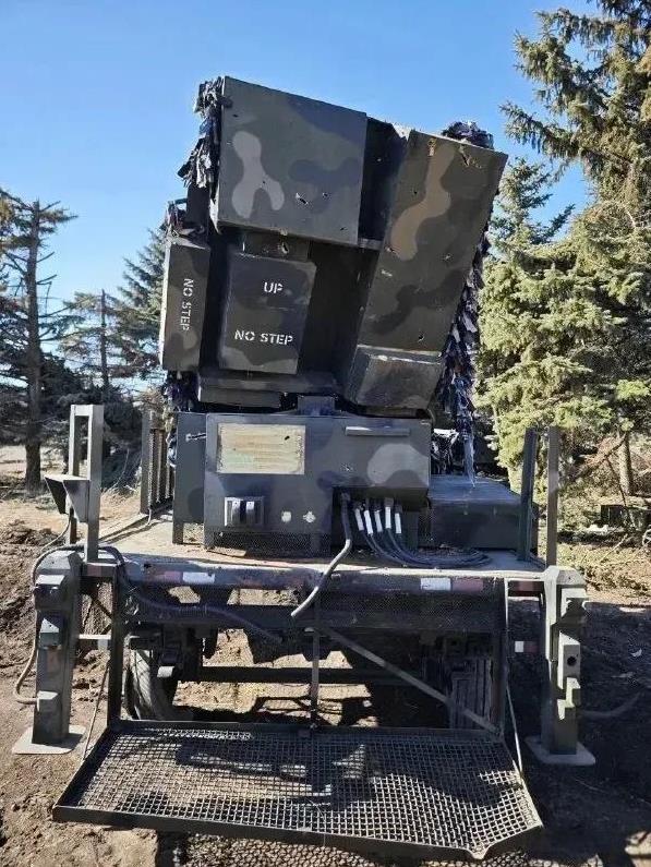 这不就明摆着说乌克兰防空系统全面崩溃吗？乌克兰在制作各类技术装备的高仿真模型，乌