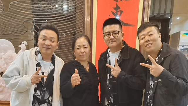青春老男孩正式踏入娱乐圈！出演剧集参加商演，与赵本山徒弟同台