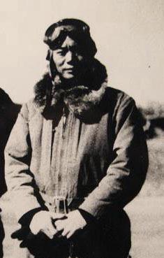 1945年，日本空军大队300多人被八路军俘虏，一个少佐大胆指着东北民主联军参谋