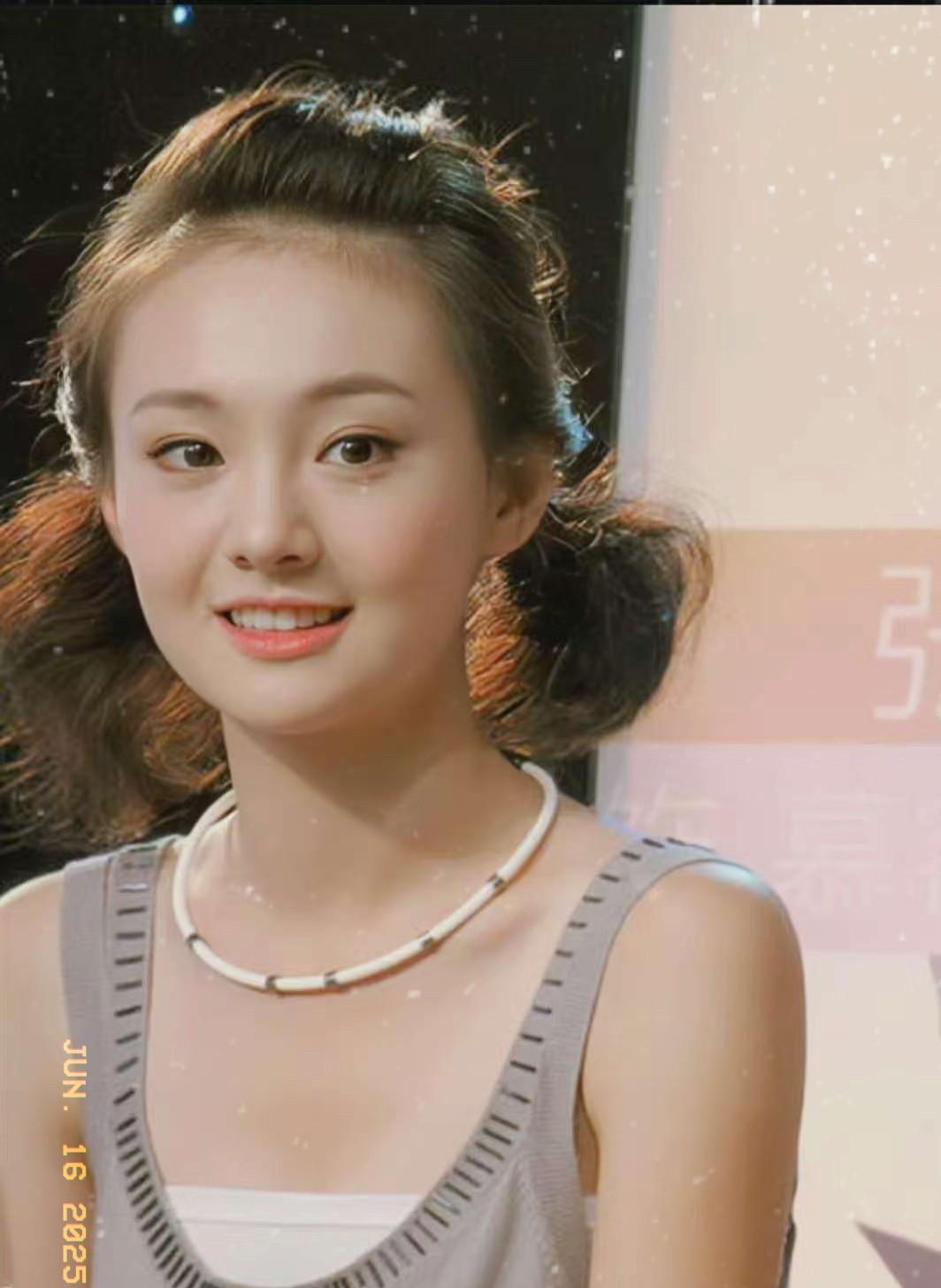这才算得上真正的一眼万年吧
可惜糊涂啊
这不比娱乐圈那些整天标榜美女的好看太多了