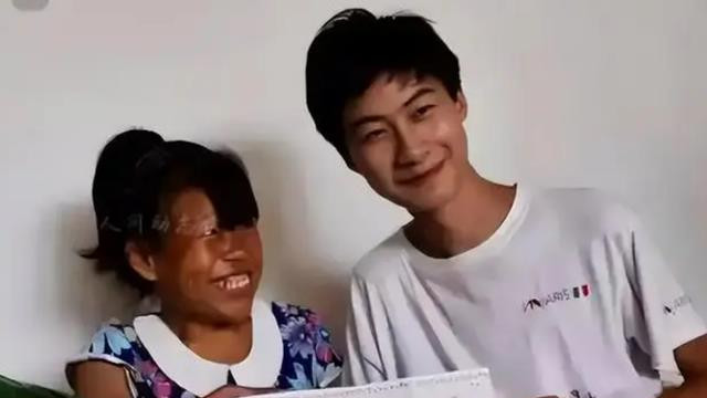 庞众望靠捡废品考入清华后，拒绝百万年薪，如今才发现孩子不简单