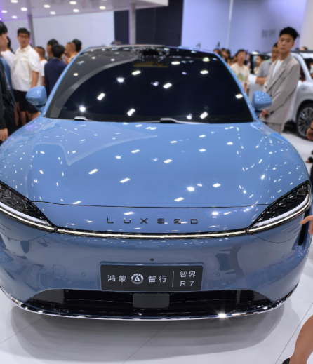 25.8万！余承东给新智界定价，能够玩转年轻人的市场吗？

今天中午，余承东分别