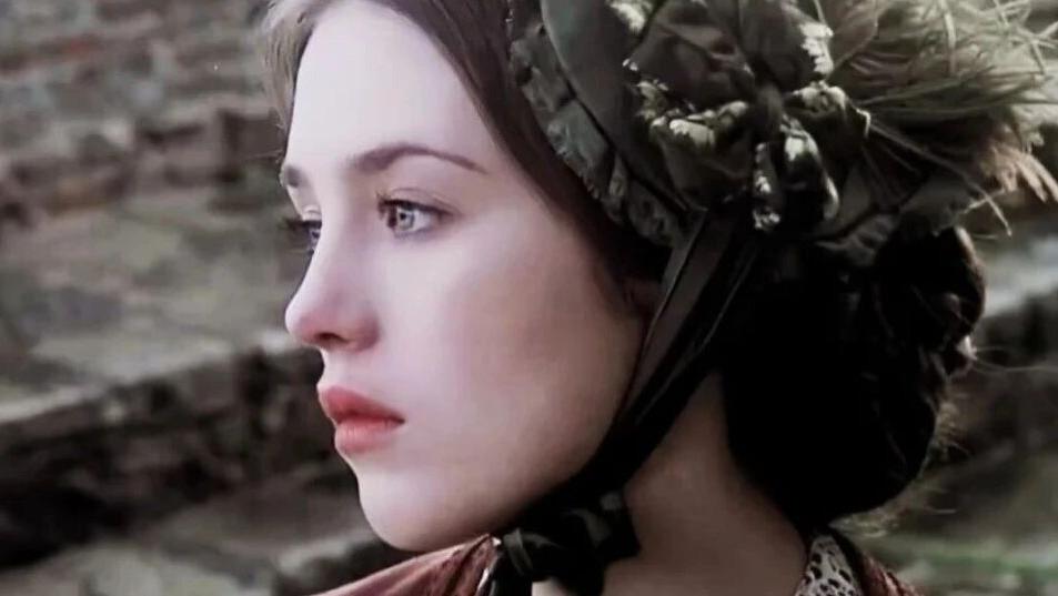 《窄门》: 如果一个人总是影响你的情绪，让你患得患失，又令你满心雀跃魂牵梦萦，那你爱上的，一定是自己