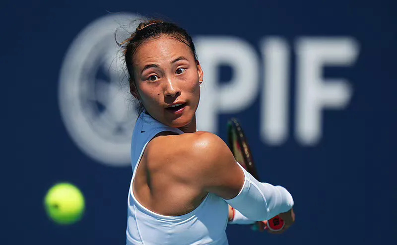 WTA1000迈阿密赛，郑钦文以2-0战胜克鲁格，职业生涯首次闯入8强，收获21