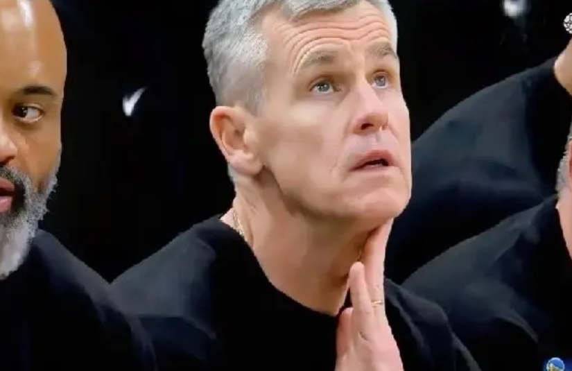 勇士的防守让多诺万陷入了沉思，这也太强了。

123-91，大胜公牛32分，勇士