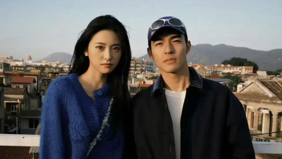 陈昊森微博晒与沈月合照，《七月的一天》未播先火！