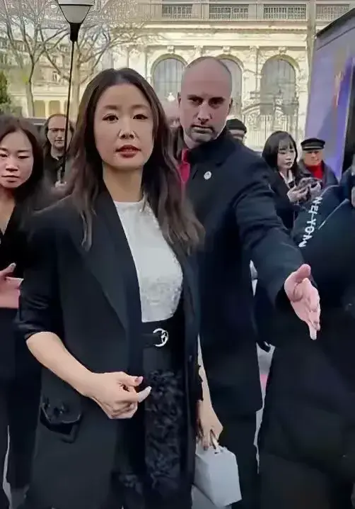 这是哪位明星？这么有气质