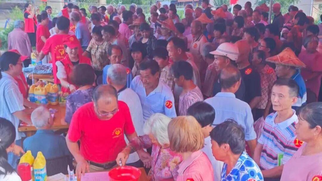 永春县助困公益协会：四年博饼宴暖乡村 节日关怀绘就幸福晚年