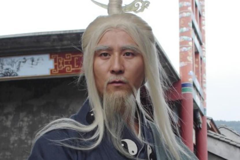 古时候有个妇人生了重病却怀了孕，妇人刚要生下孩子，道士经过妇人家门口，闻到了空气