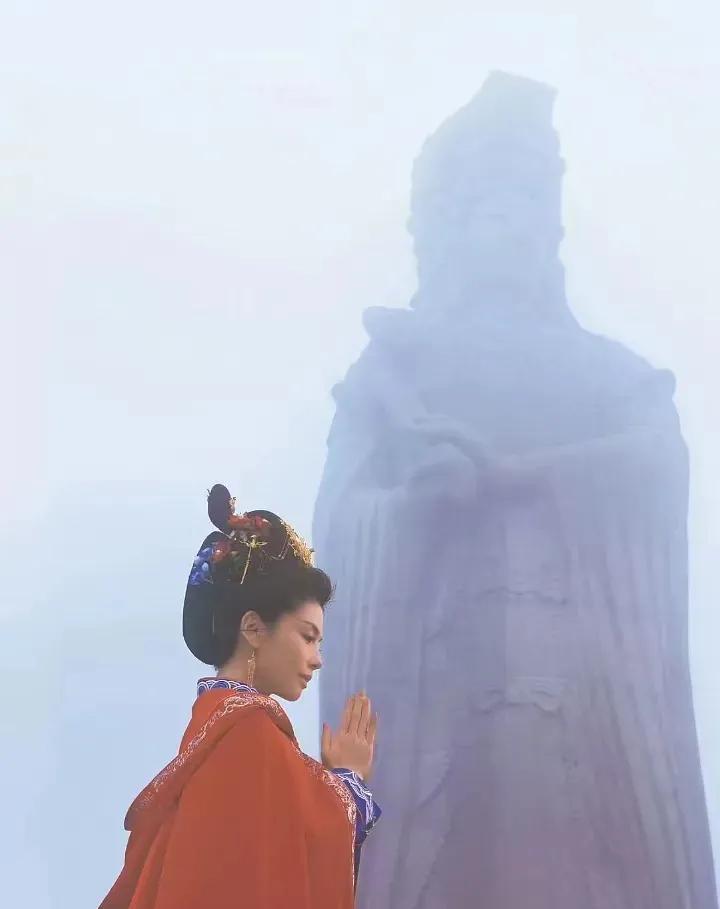 婚姻不顺是有迹可循的
提前知晓并通过一些调整，会利于情感的发展
每个人的命局都有