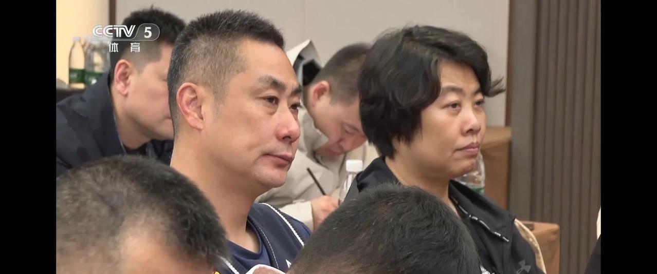 据央视报道，中国排管中心召开联赛总结暨新周期工作会，其中央视对陈方和赵勇的特写引