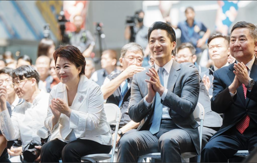 绿议员呛问“大义灭亲”蒋万安打脸“罢韩联署查了没？”
5月15日，中国国民党籍台