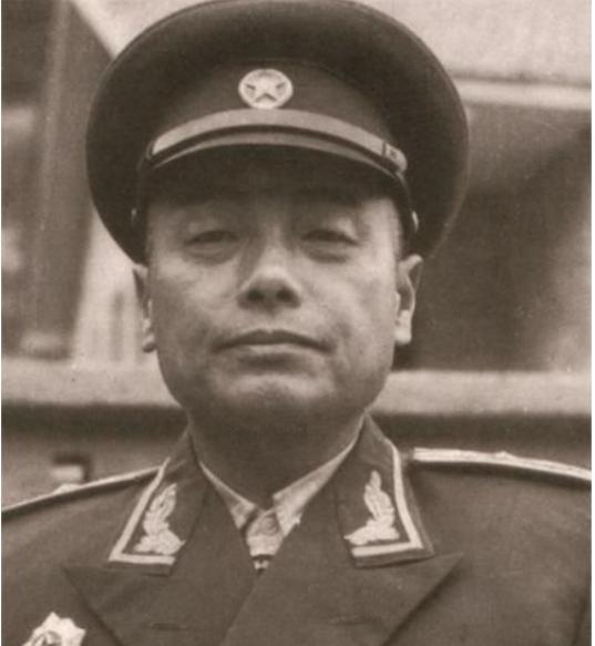 1931年，张行忠负伤住院，期间遇到一位十分脸熟的女护士。张行忠一打听竟发现女护
