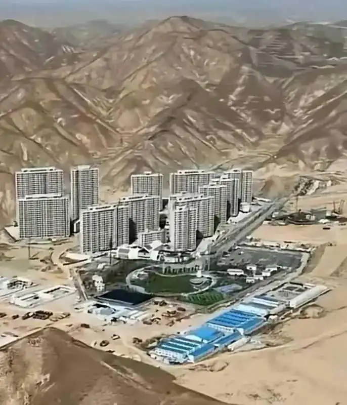 恒大建造的烂尾楼吗？反正我是不信谁会买。
