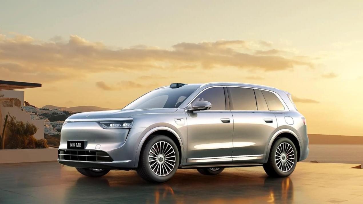轴距3105，预计32万左右起，搭配1.5T增程，问界M8官图发布