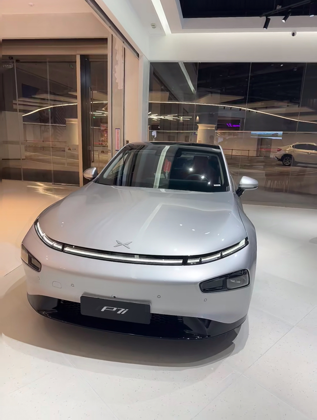 小鹏P7i还值得买吗
小鹏P7i的外观可以说是符合大部分人的审美，现在价格也在下