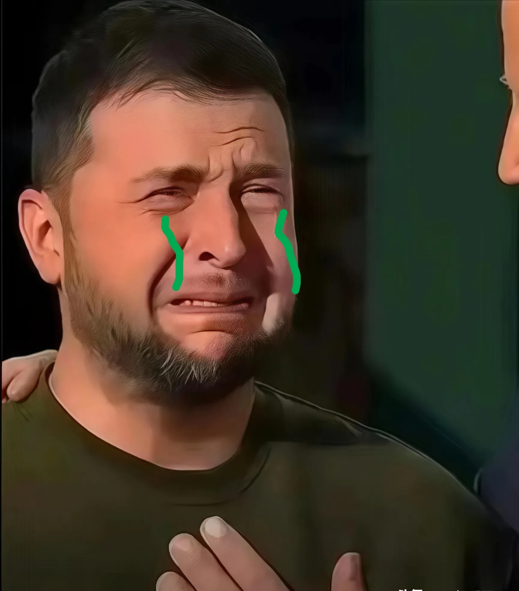 乌克兰俄罗斯还在打仗，老百姓遭殃











天呐！泽连斯基可能要撑不