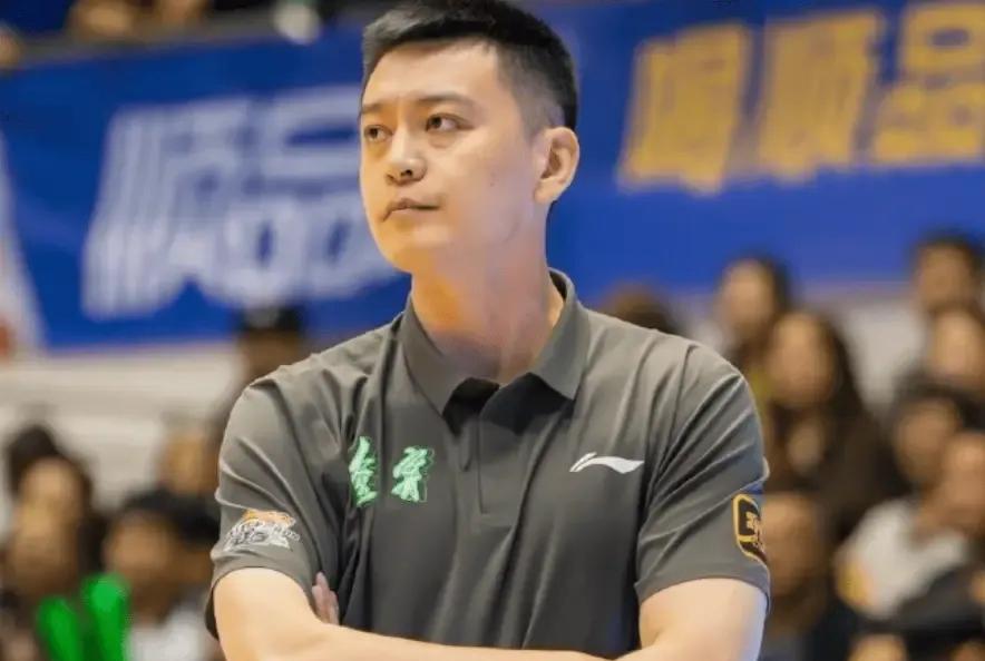 辽宁男篮结束了和北控男篮的三场热身赛，取得了2胜1负的战绩，看得出来问题还是比较