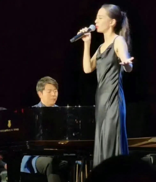 吉娜的身材发生了巨大的变化 ​​​
