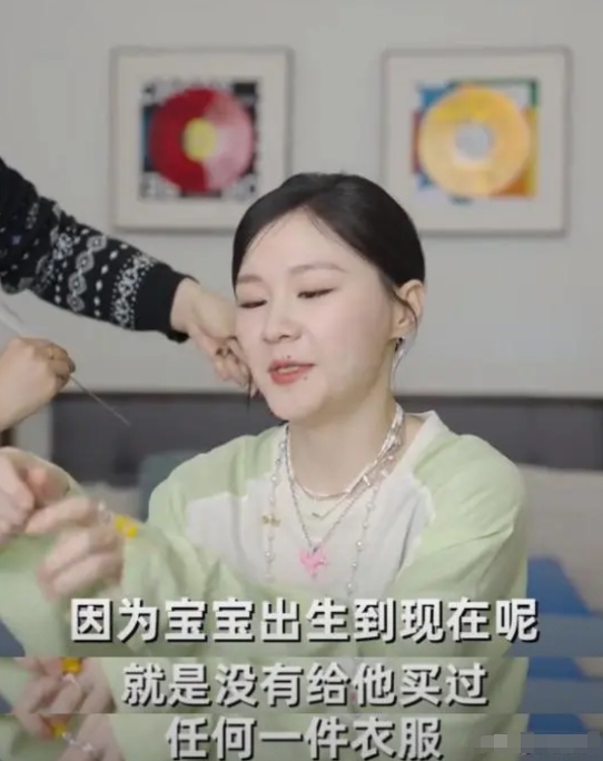 她很缺钱吗？

金靖自曝：“宝宝4个月了，一直穿二手衣服，从出生到现在，还没买过