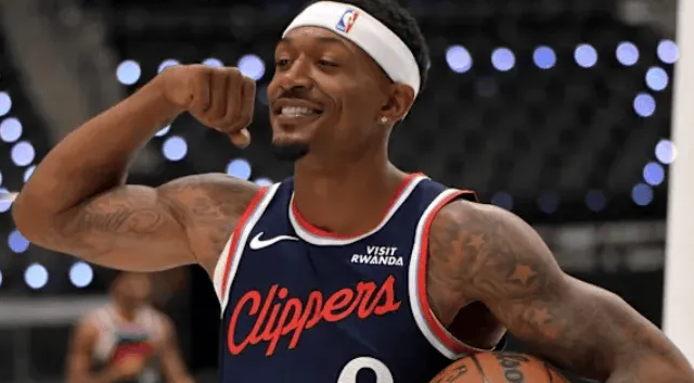 NBA常规赛，快船102-115不敌太阳。
本场比赛，布拉德利-比尔首发登场19