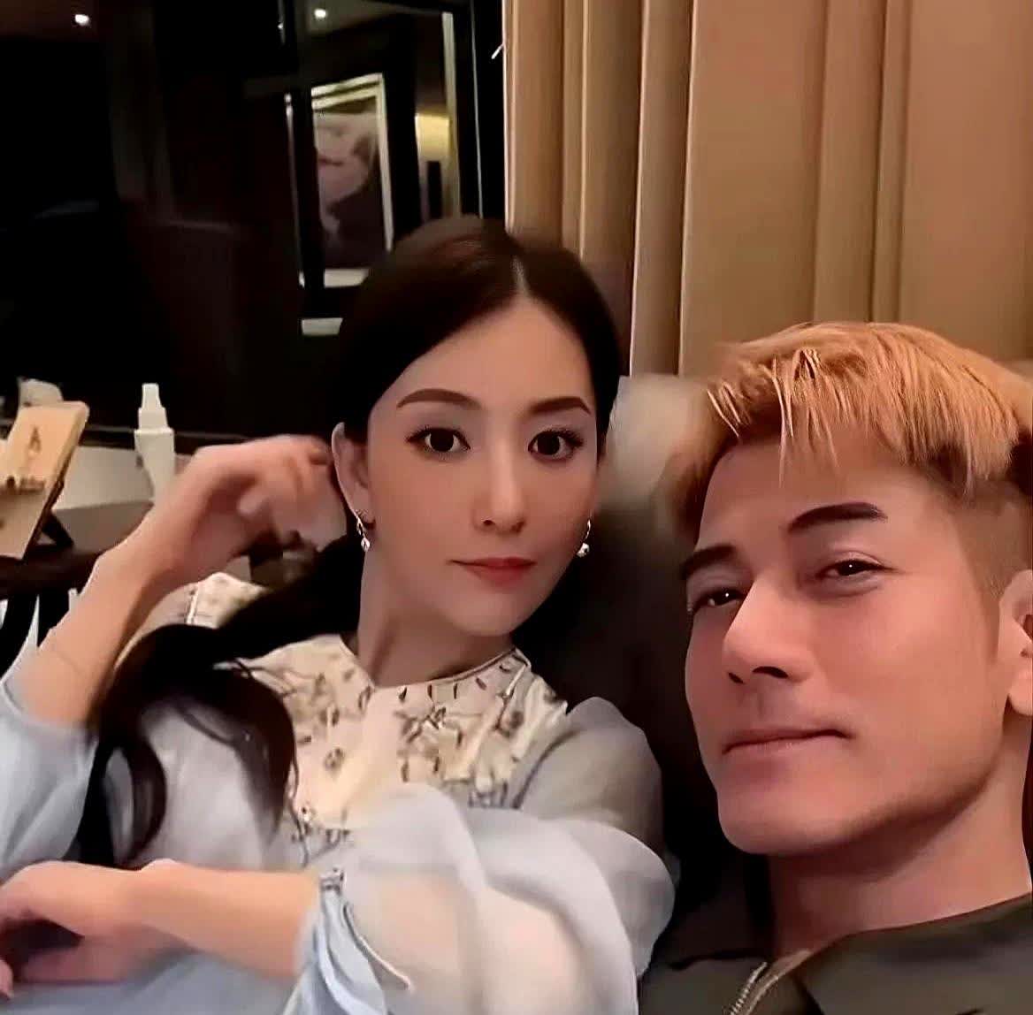 天王郭富城身家超20亿，和老婆方媛的年龄差却成了话题焦点。两人相差22岁不说，郭