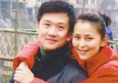 当年，黄志忠和何音离婚，一转身就和柯蓝谈恋爱，黄志忠爱了柯蓝9年，可柯蓝却说:“