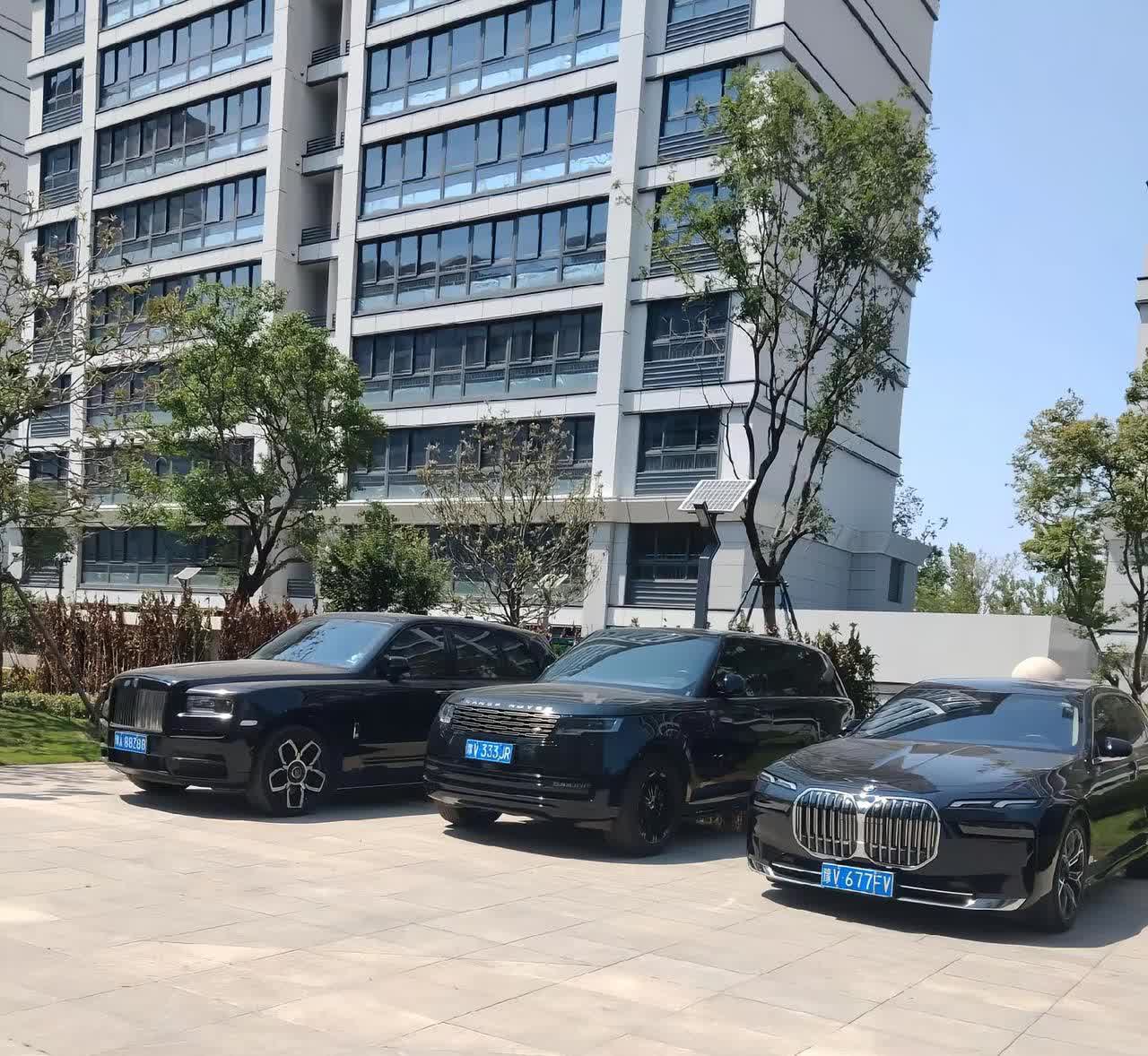 金越府看到的第一台劳斯莱斯库里南