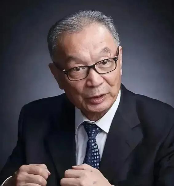 温铁军曾一语惊人：“我们为什么一定要走西方那条老路呢？把农民都赶进城，在城市搞低