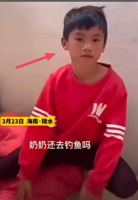 你发现了没？
赤岭小孩哥并不适合当体育教练
也不适合当特种兵，而更适合
当户外探