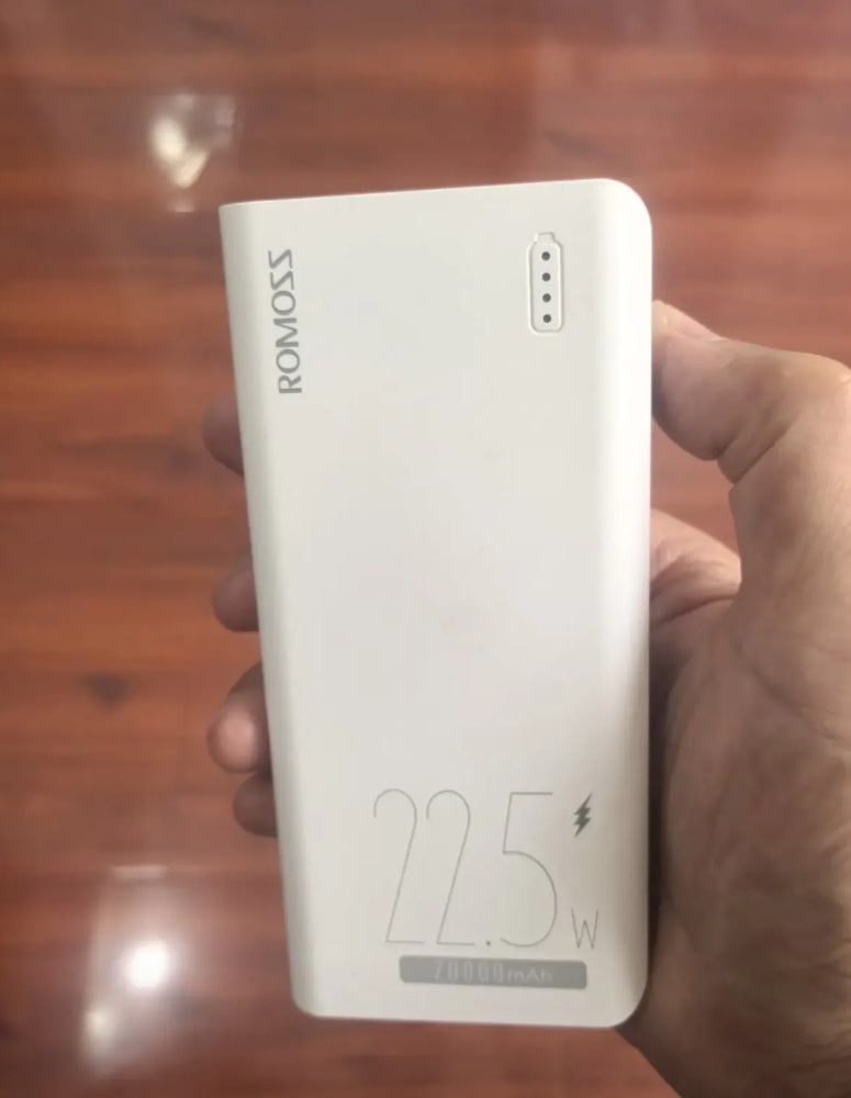 没有3C认证，携带这个充电宝坐高铁火车应该还行，坐飞机肯定是不行了！这个我非常支