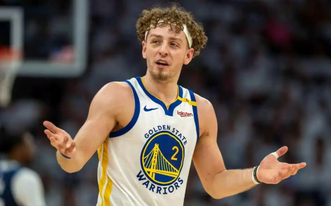 比赛虽然输了，但我认为勇士正走在正确的方向上
对波杰的使用，终于正确了
可惜库里