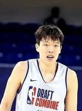 篮网5首轮创纪录，明天杨瀚森稳了吗？
在凯尔特人送走波尔津吉斯的交易中，篮网得到
