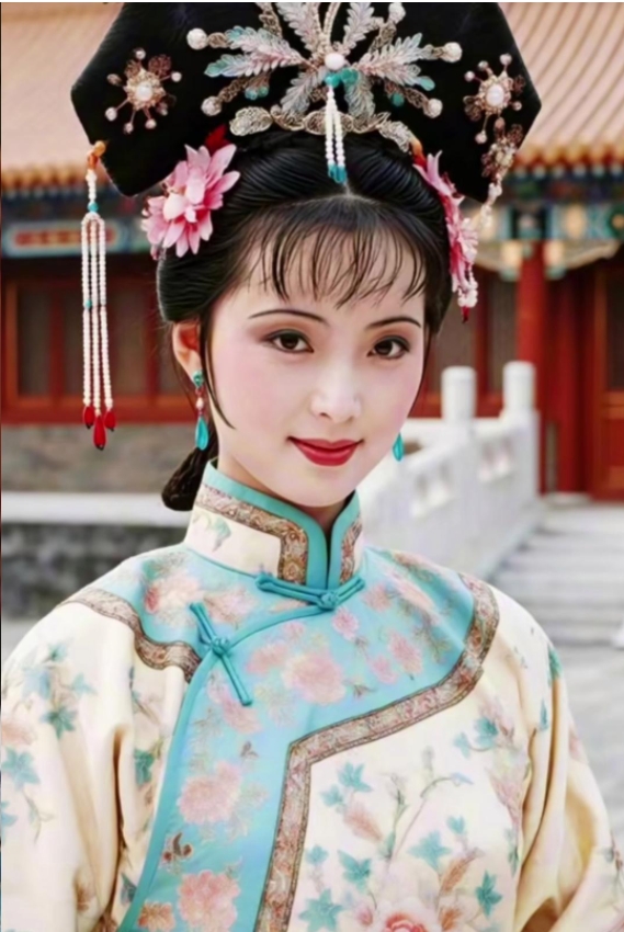 如果当年李少红拍《红楼梦》不是采用昆曲戏服，而是采用旗装，谁还敢骂她?
超越87
