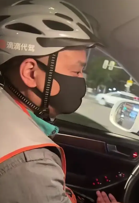 万万没想到！
禁酒令的受害者出现了！
防不胜防，不是体制内的人，也不是销售
而是