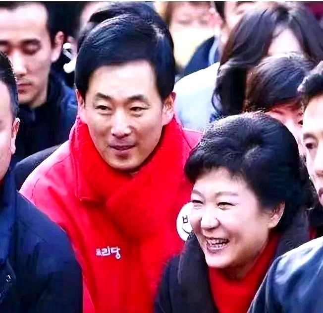 朴槿惠又出来了，这次要干啥？











天呐！那个曾经深陷囹圄的朴槿