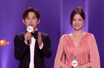 看到何炅结巴
站在旁边的沈梦辰在保持微笑
我才终于明白湖南卫视为什么要再次请李维