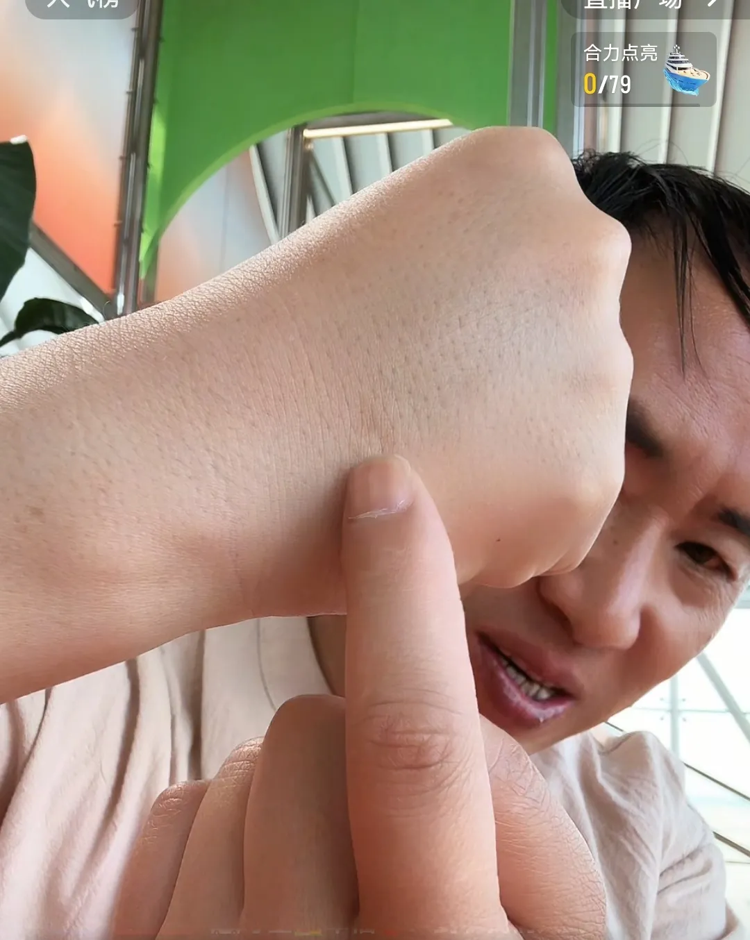 李老师在危险时刻想到的是李玉顺。
    昨天晚上（5月2日），李老师和儿子果冻