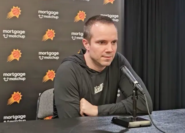 NBA常规赛前，太阳主帅乔丹-奥特接受了记者采访，谈到了马克-威廉姆斯，奥特表示