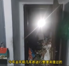 “这房子不能要了！”近日，浙江余姚，一位70岁的独居老人住在小区里，却每天都捡各