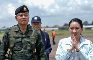 从“疯子”到心服，格局决定高度。
佩通坦前脚骂他是“疯子”，他后脚给佩通坦敬礼。