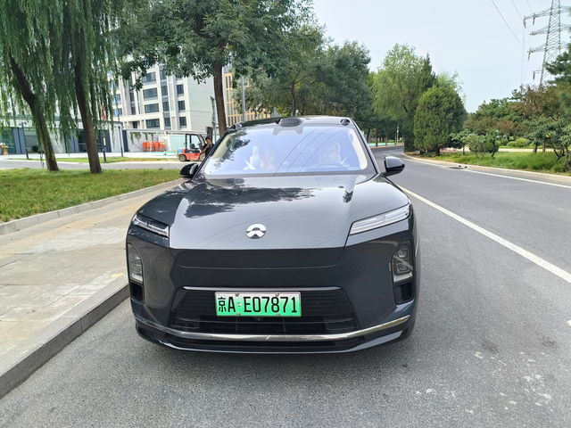 试驾完了，只能说还是我不配
蔚来的热门款终于试驾上了，之前静态体验，觉得空间，舒