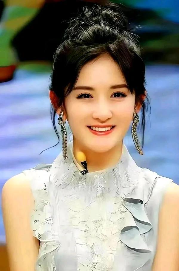 谢娜张杰甜14年！这对夫妻凭啥不“塌房”？
刷到谢娜产后热舞的视频，差点惊掉下巴