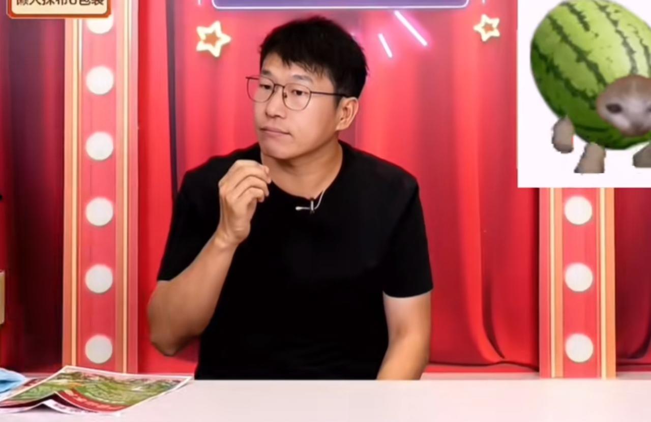 YOYO 一句话让明明意识到自己“白活了”，他还没有去过去过新疆的赛里木湖。
 